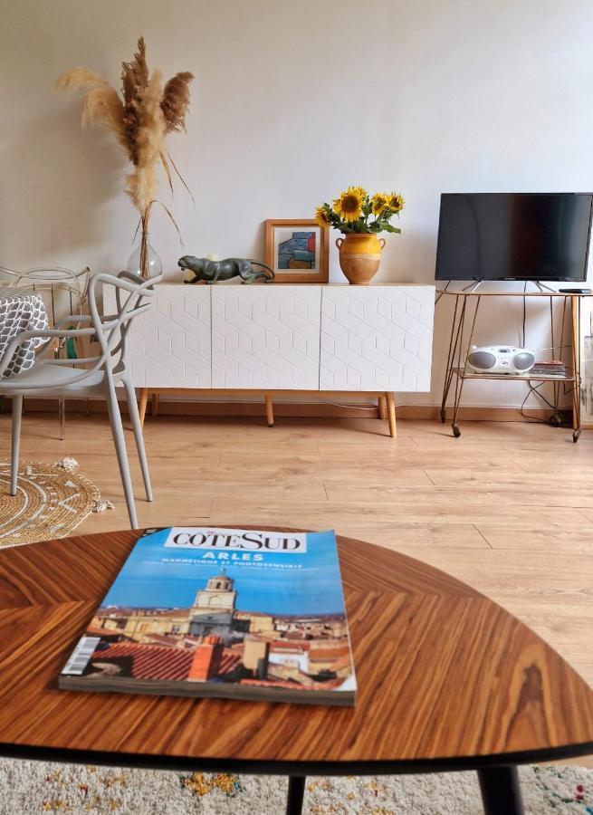 Capucines, Un Jardin Secret Dans Le Centre Historique Apartment Arles Bagian luar foto