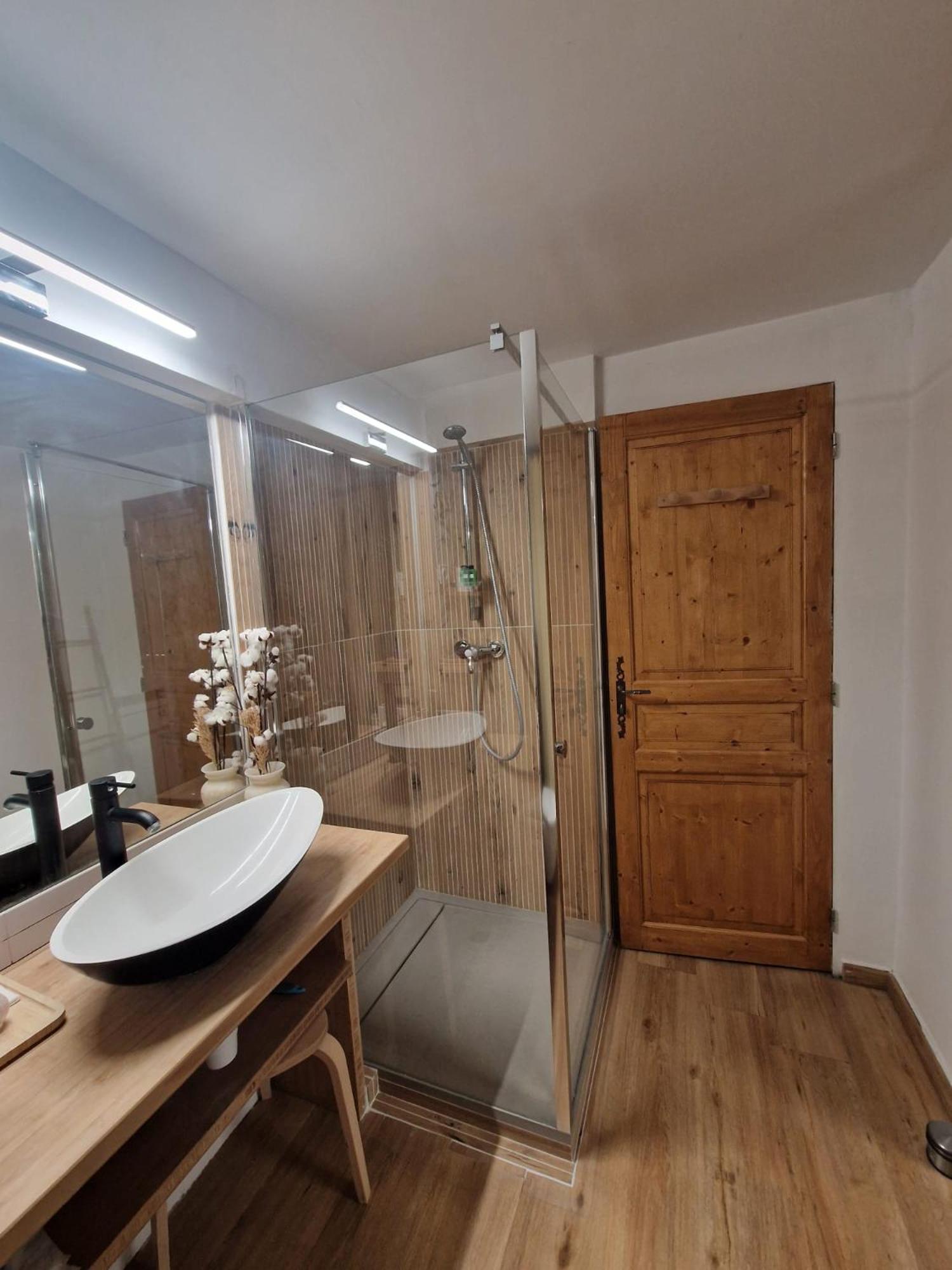 Capucines, Un Jardin Secret Dans Le Centre Historique Apartment Arles Bagian luar foto